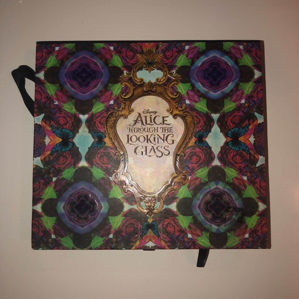 Urban Decay Alice Through the Looking Glass